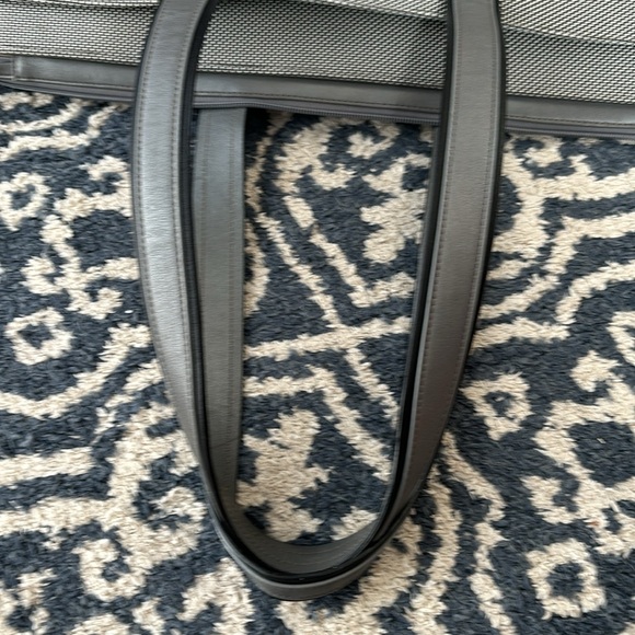🎀Tumi Voyager Business Tote - Picture 12 of 16
